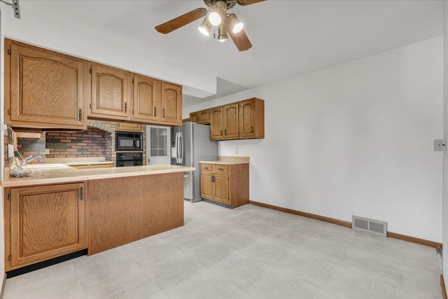 11822 3rd Street, Milan, IL 61264