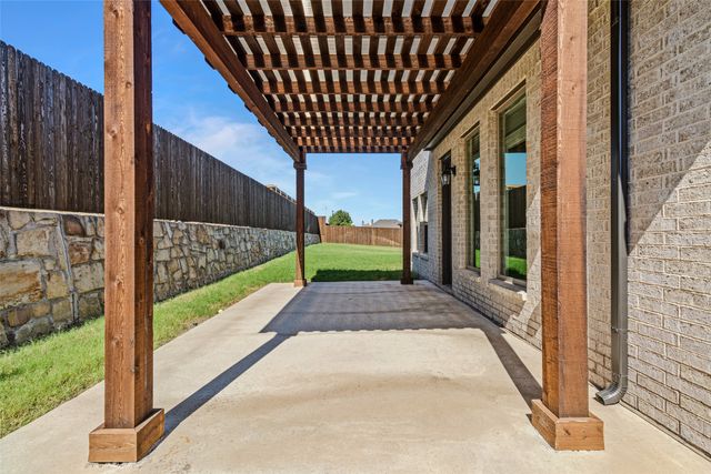 216 Cow Hand Drive, Waxahachie, TX 75165
