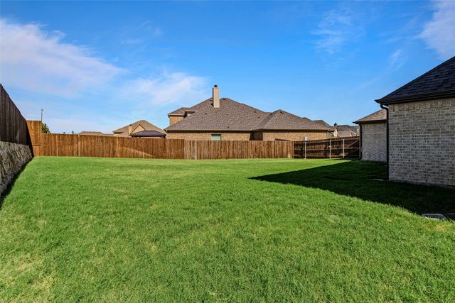 216 Cow Hand Drive, Waxahachie, TX 75165