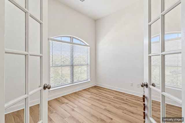 216 Cow Hand Drive, Waxahachie, TX 75165