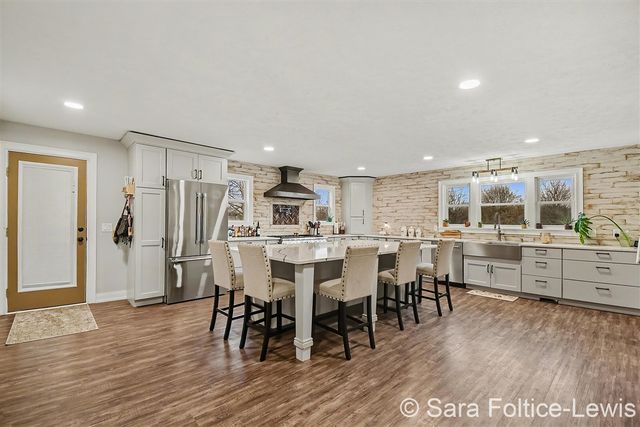 1595 Angling Road, Grandville, MI 49418