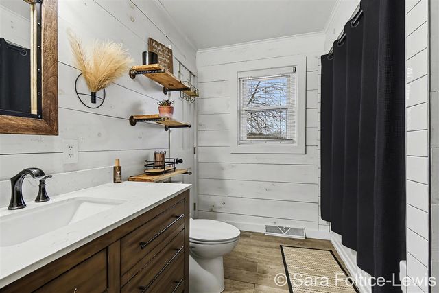 1595 Angling Road, Grandville, MI 49418