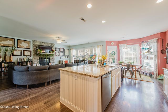 6913 Franklin Farmer Way, Louisville, KY 40229