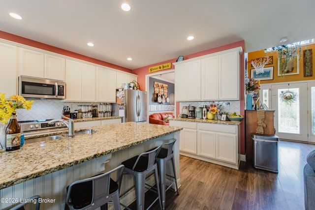 6913 Franklin Farmer Way, Louisville, KY 40229