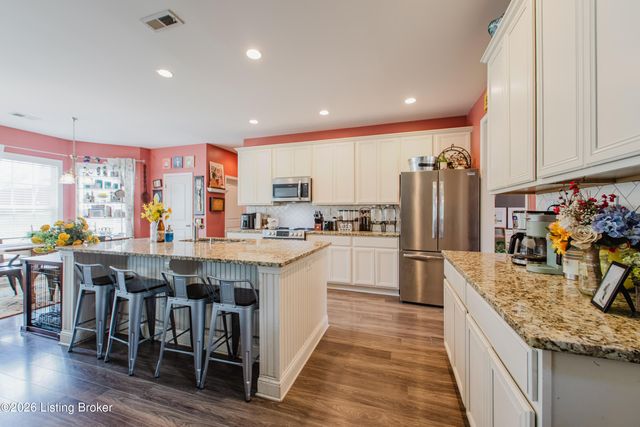 6913 Franklin Farmer Way, Louisville, KY 40229