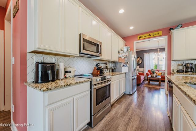 6913 Franklin Farmer Way, Louisville, KY 40229
