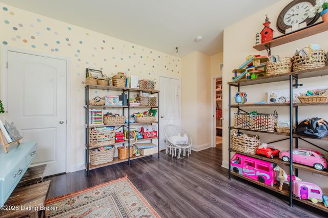 6913 Franklin Farmer Way, Louisville, KY 40229