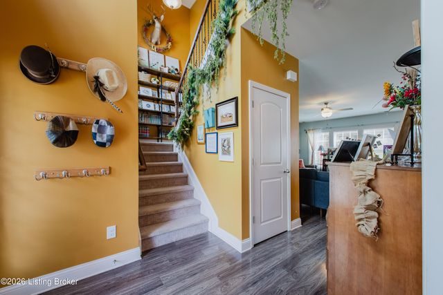 6913 Franklin Farmer Way, Louisville, KY 40229