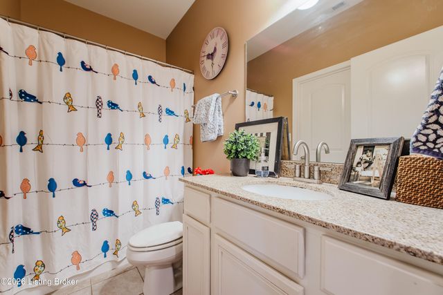 6913 Franklin Farmer Way, Louisville, KY 40229