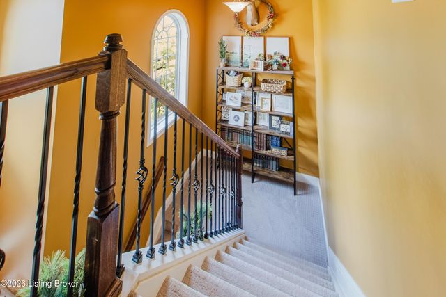 6913 Franklin Farmer Way, Louisville, KY 40229