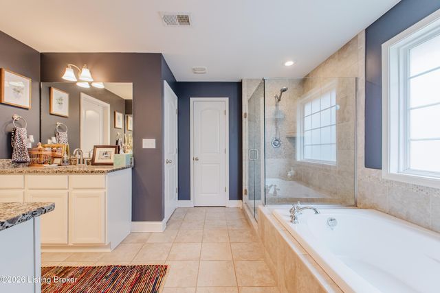 6913 Franklin Farmer Way, Louisville, KY 40229