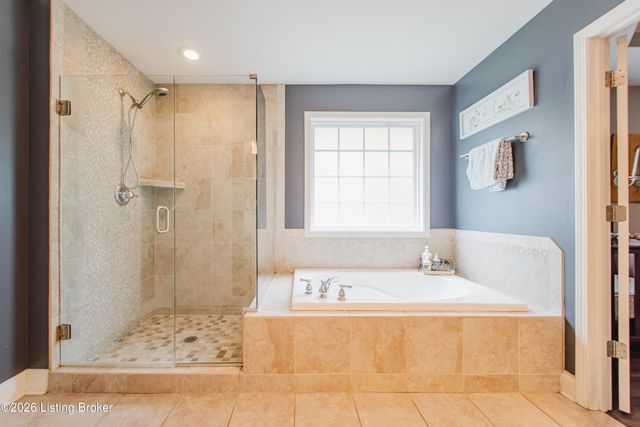 6913 Franklin Farmer Way, Louisville, KY 40229
