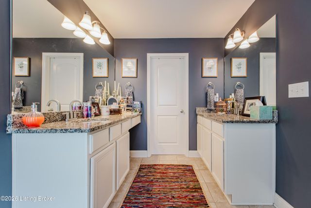 6913 Franklin Farmer Way, Louisville, KY 40229