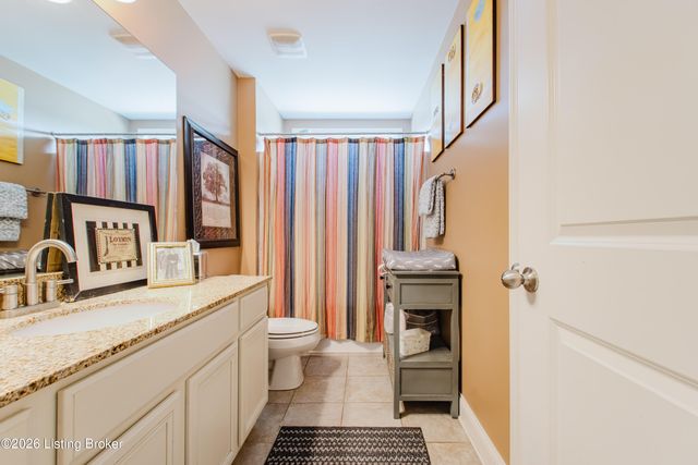 6913 Franklin Farmer Way, Louisville, KY 40229