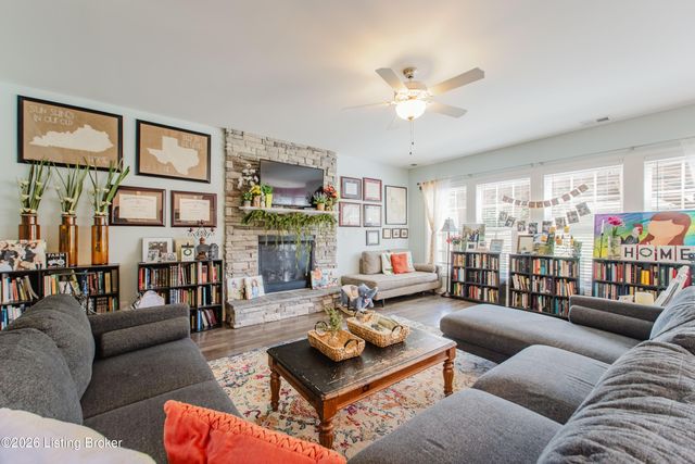6913 Franklin Farmer Way, Louisville, KY 40229