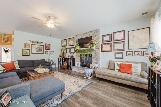 6913 Franklin Farmer Way, Louisville, KY 40229