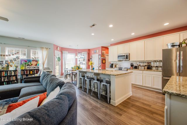 6913 Franklin Farmer Way, Louisville, KY 40229