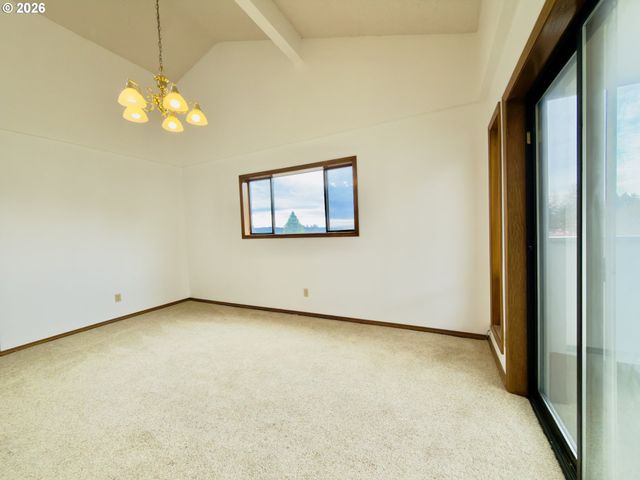 825 BROOKHAVEN Dr B, Brookings, OR 97415