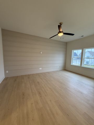 5747 Sagebrush Dr, Murfreesboro, TN 37129