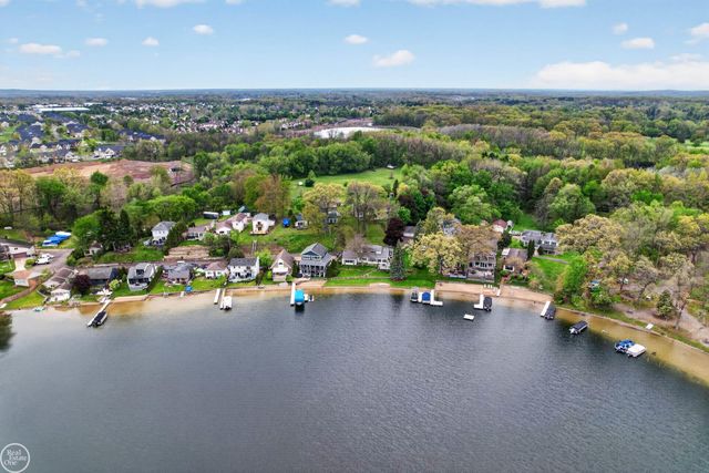 664 Sunrise Park Street, Genoa Twp, MI 48843