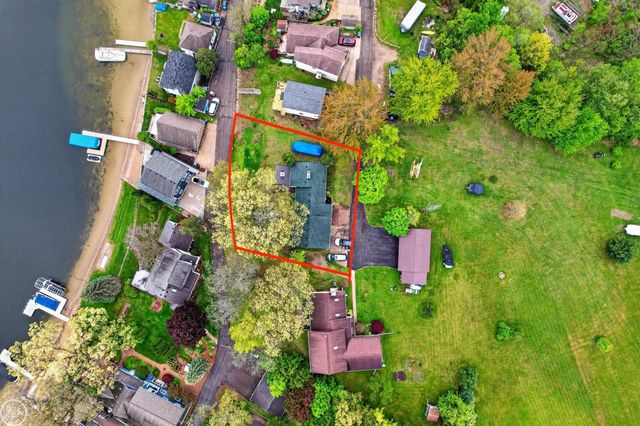 664 Sunrise Park Street, Genoa Twp, MI 48843