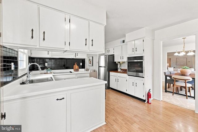 16 TEMPEST LN, Willingboro, NJ 08046