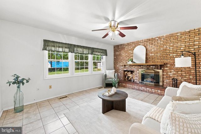 16 TEMPEST LN, Willingboro, NJ 08046