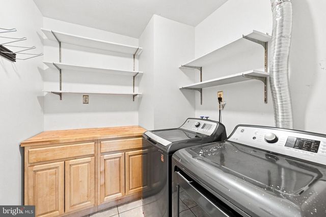 16 TEMPEST LN, Willingboro, NJ 08046