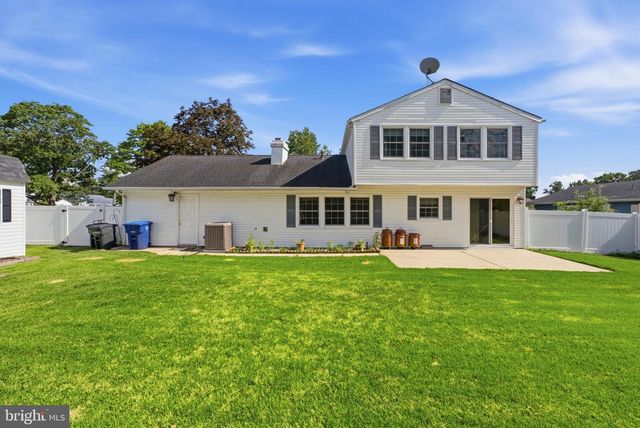 16 TEMPEST LN, Willingboro, NJ 08046