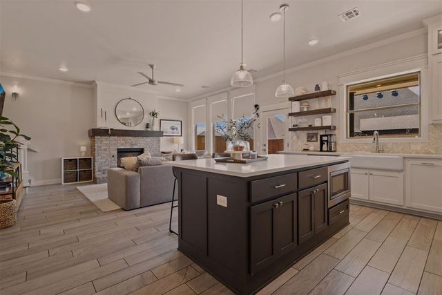 8124 Crew Lane, Edmond, OK 73034