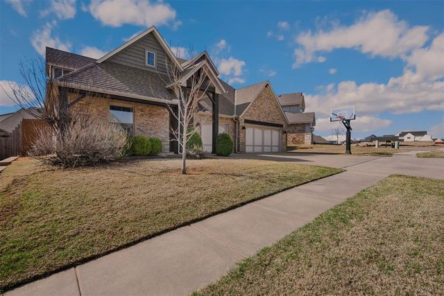 8124 Crew Lane, Edmond, OK 73034