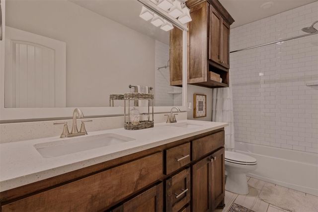 8124 Crew Lane, Edmond, OK 73034