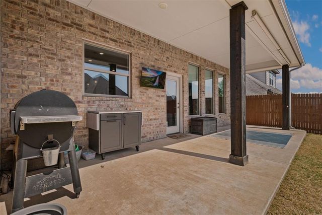 8124 Crew Lane, Edmond, OK 73034