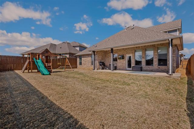 8124 Crew Lane, Edmond, OK 73034