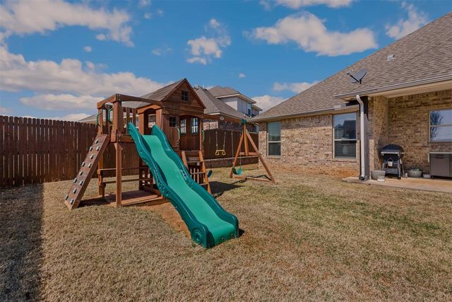 8124 Crew Lane, Edmond, OK 73034