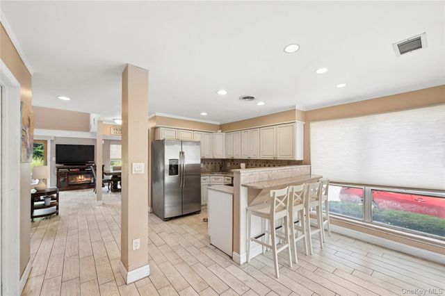 100 Baker Court 90, Island Park, NY 11558