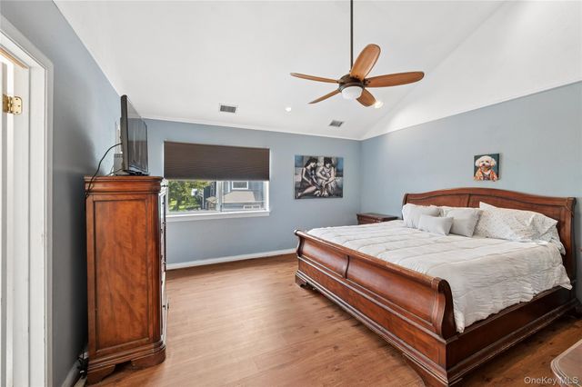 100 Baker Court 90, Island Park, NY 11558