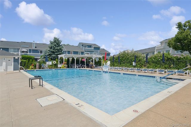 100 Baker Court 90, Island Park, NY 11558