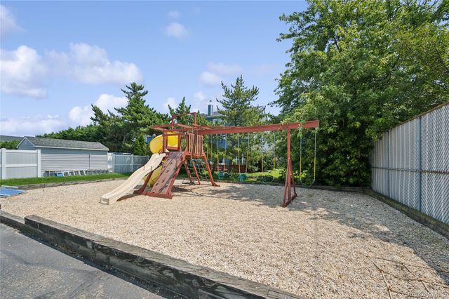 100 Baker Court 90, Island Park, NY 11558