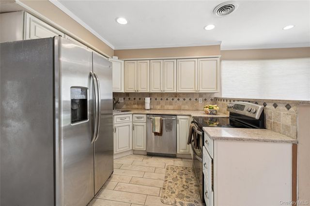 100 Baker Court 90, Island Park, NY 11558