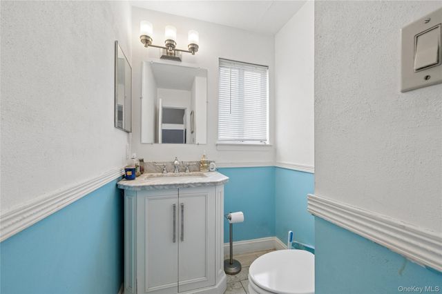100 Baker Court 90, Island Park, NY 11558