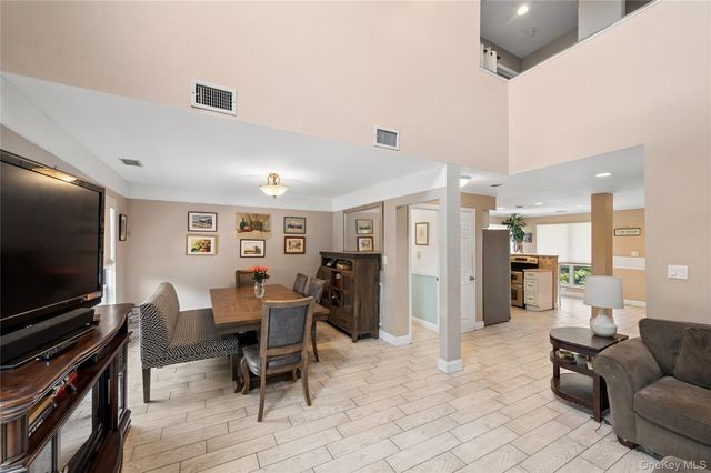 100 Baker Court 90, Island Park, NY 11558