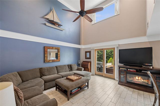 100 Baker Court 90, Island Park, NY 11558