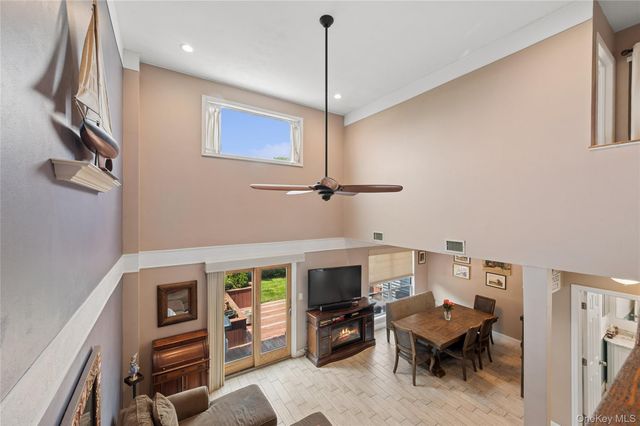 100 Baker Court 90, Island Park, NY 11558