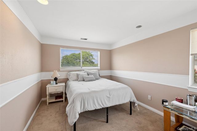 100 Baker Court 90, Island Park, NY 11558