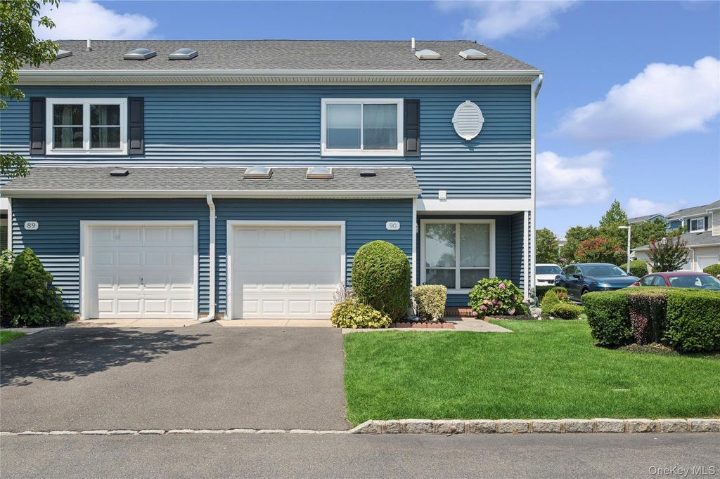 100 Baker Court 90, Island Park, NY 11558