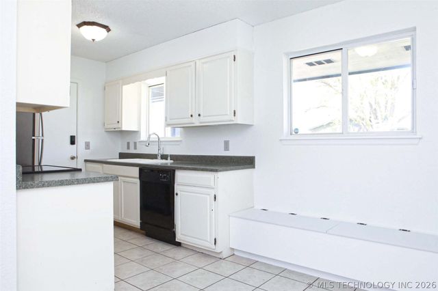 12442 E 13th Place, Tulsa, OK 74128