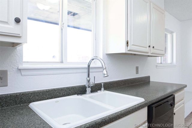 12442 E 13th Place, Tulsa, OK 74128