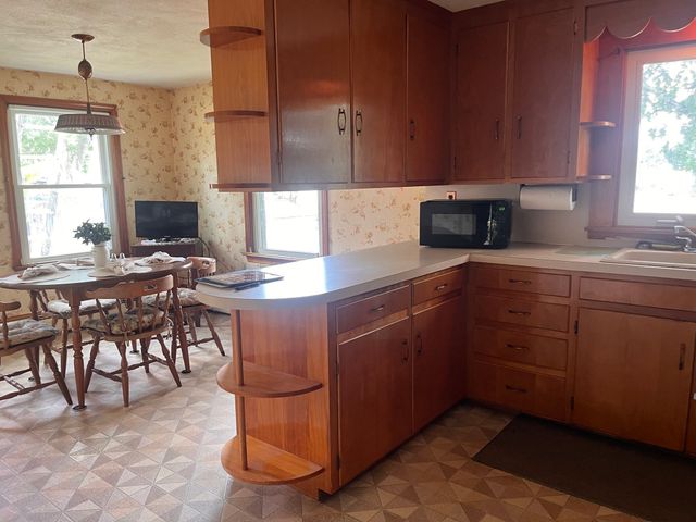 33 Rand Ave, Attleboro, MA 02703