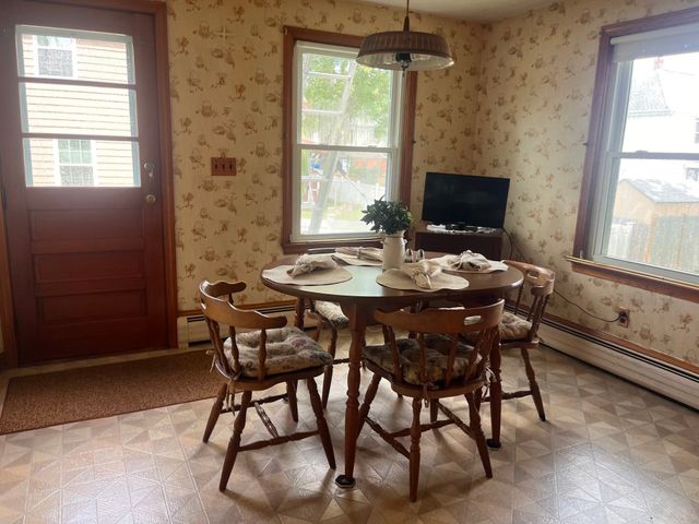 33 Rand Ave, Attleboro, MA 02703